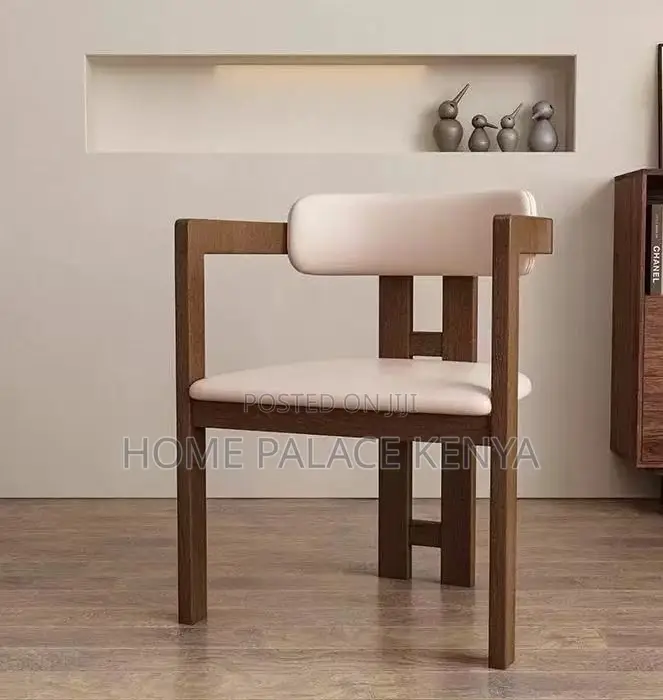 Dining Chair: Elegant Boucle Upholstered Modern Chair