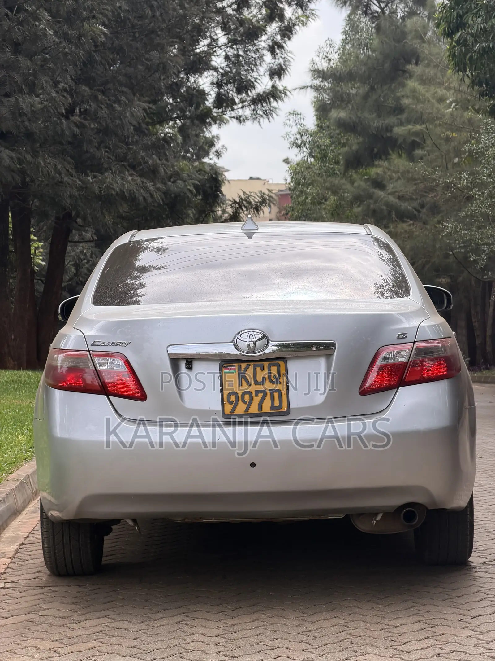 Toyota Camry XLE 4dr Sedan (2.5L 4cyl 6A) 2011 Silver
