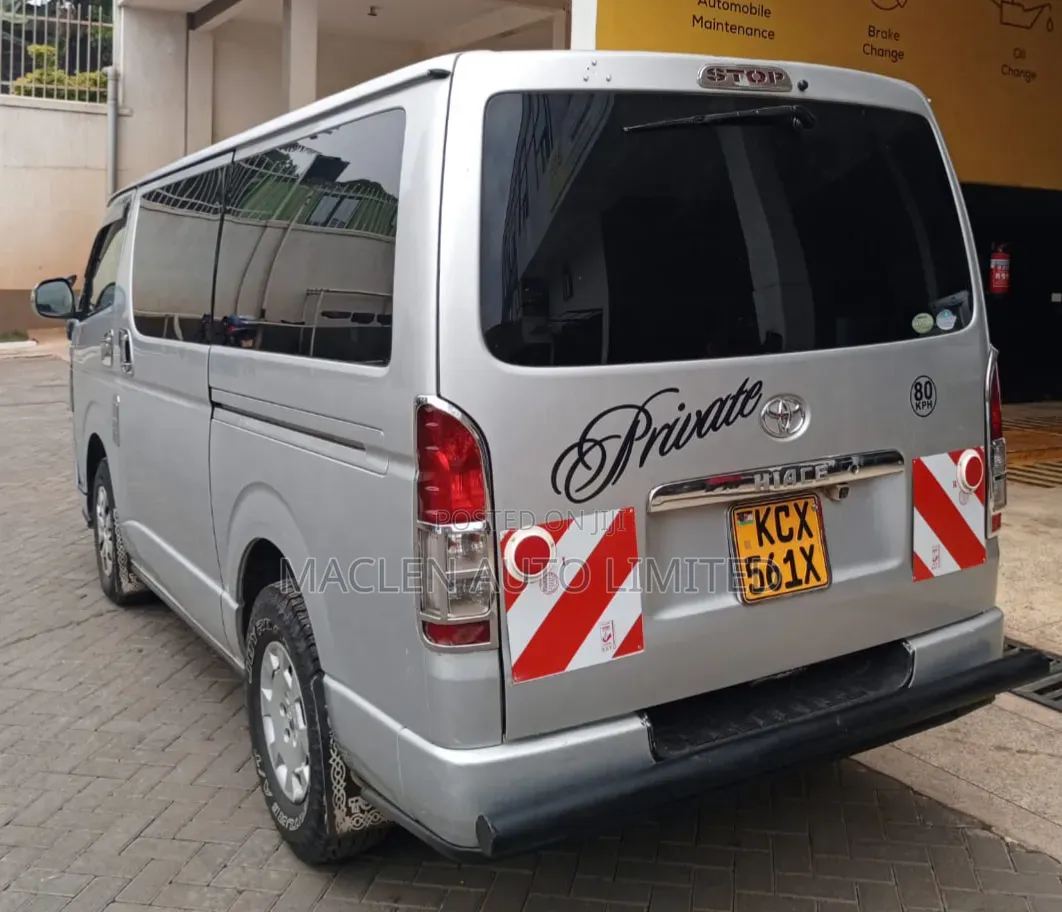 Toyota HiAce 2014 Silver