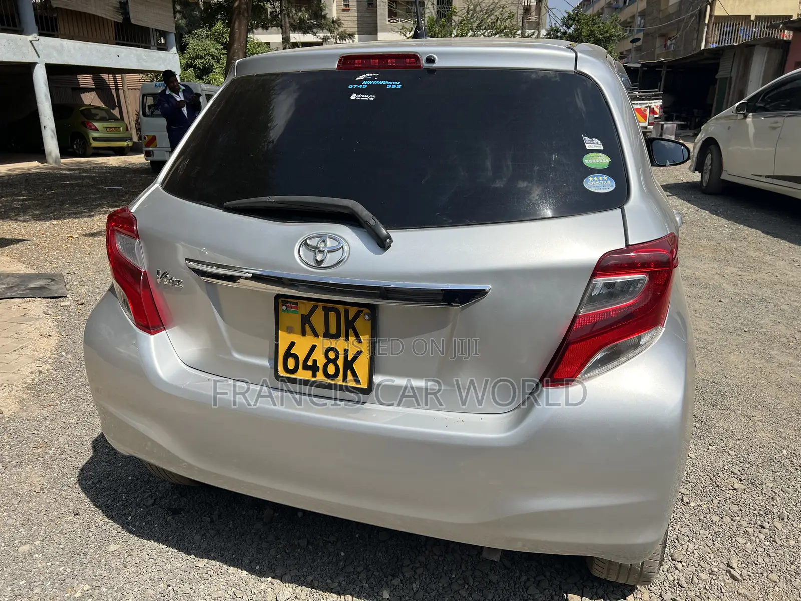 Toyota Vitz 2016 Silver