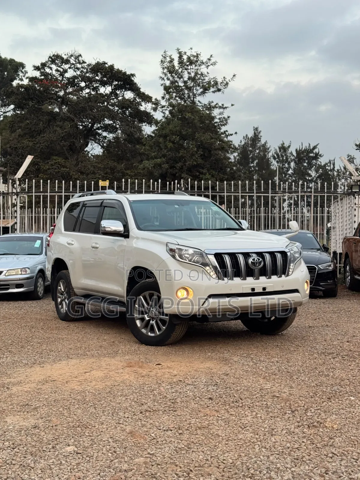 Toyota Land Cruiser Prado 2017 White