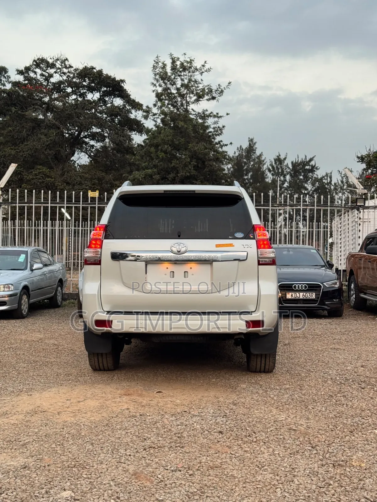 Toyota Land Cruiser Prado 2017 White