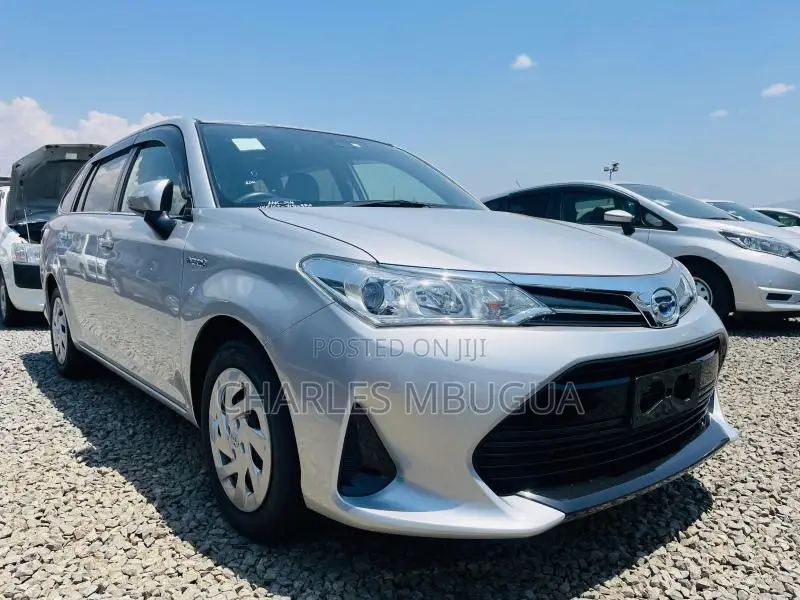 Toyota Corolla Fielder 1.5 Hybrid FWD 2018 Silver
