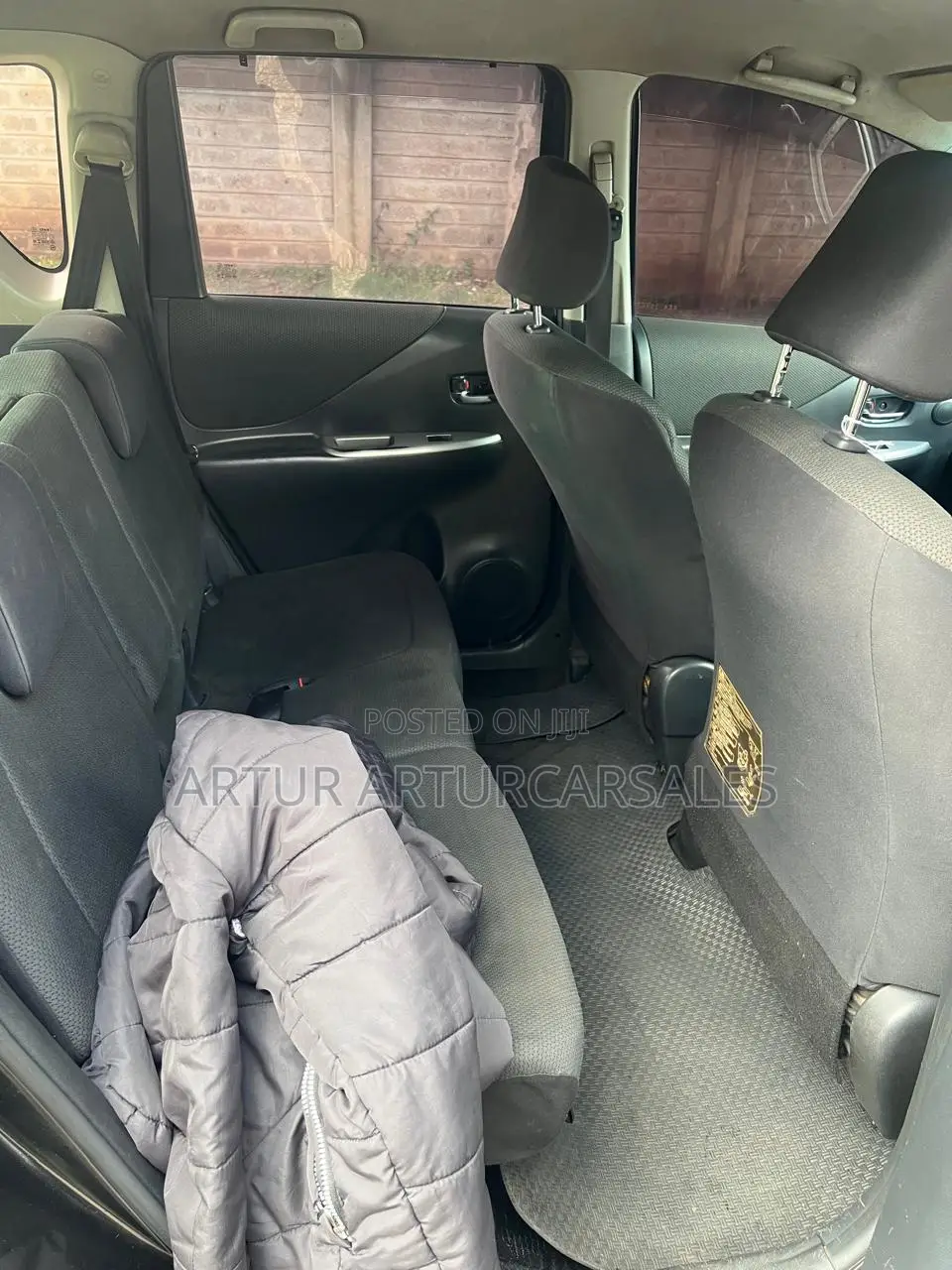 Toyota Ractis 1.3 FWD 2009 Black