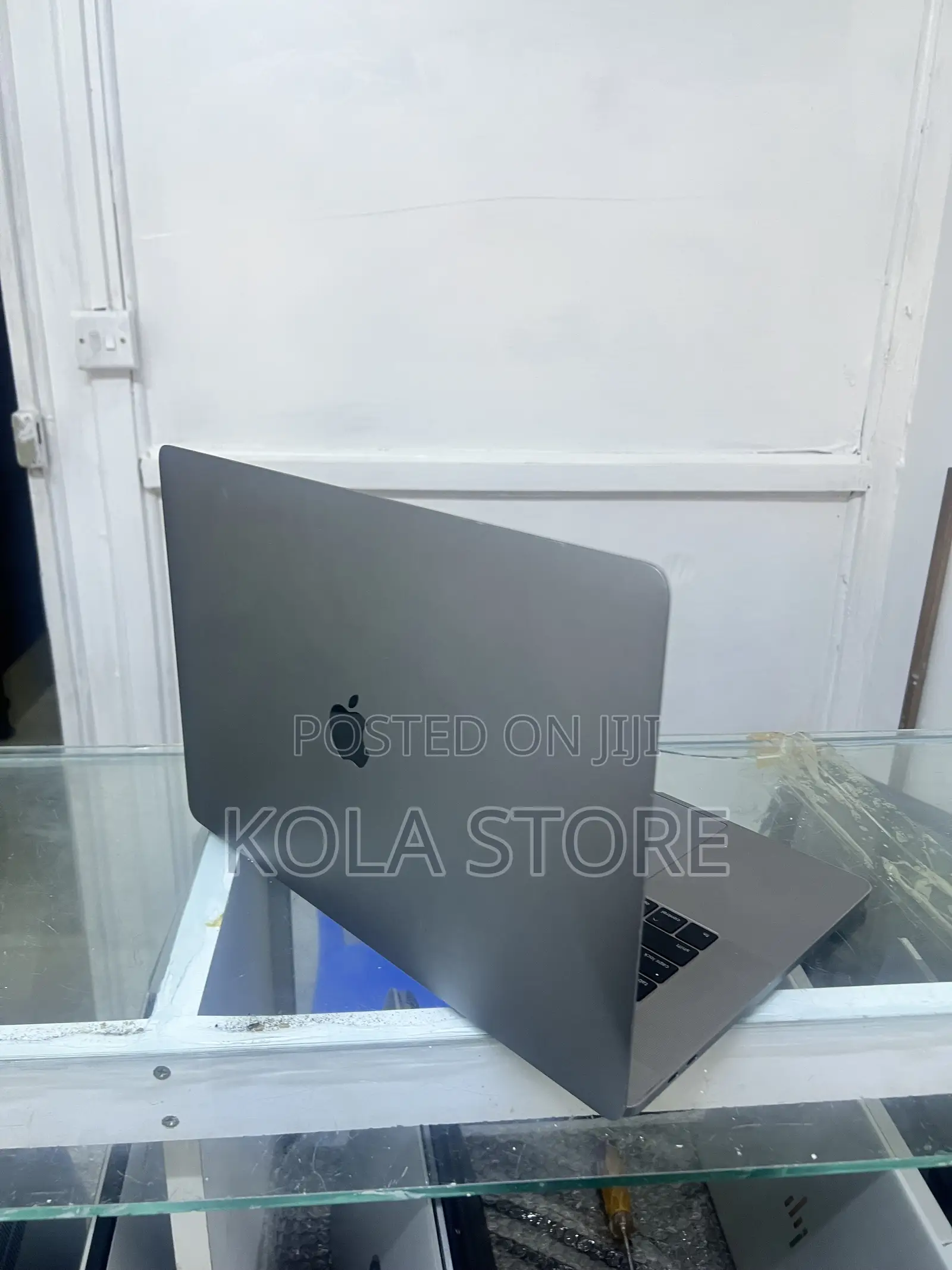 Laptop Apple MacBook Pro 2017 16GB Intel Core i7 SSD 1T