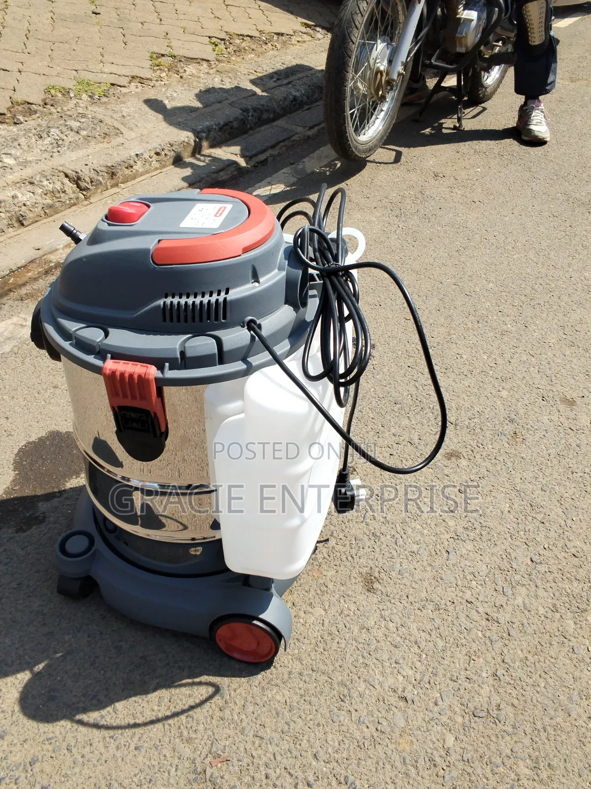 Astramilano 25 Litres Wet Dry Cleaner