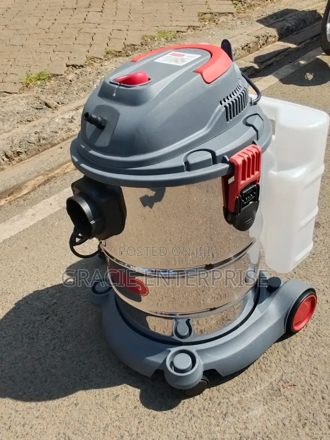 25 Litres Astramilano Carpet Vacuum Cleaner