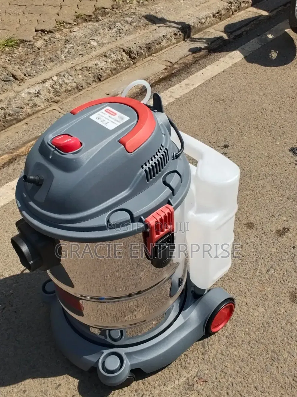 25 Litres Astramilano Carpet Vacuum Cleaner