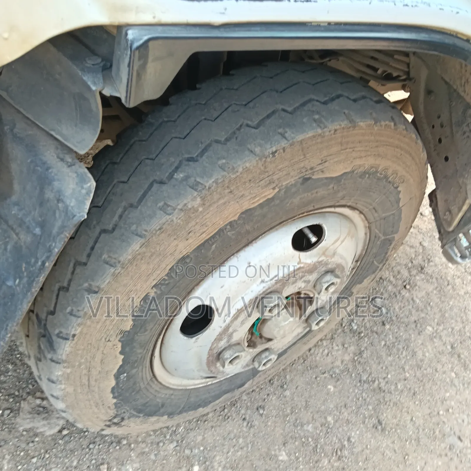 For Sale Isuzu Elf in Excellent Condition