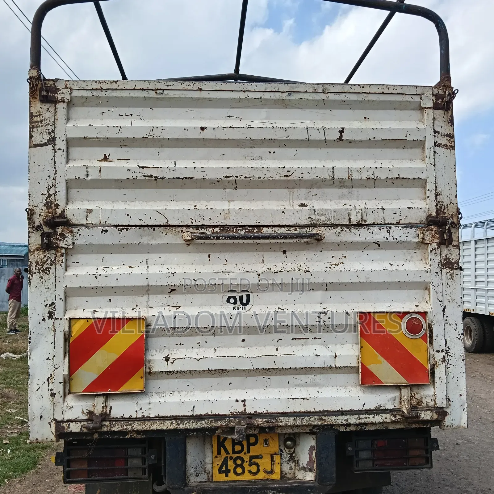For Sale Isuzu Elf in Excellent Condition
