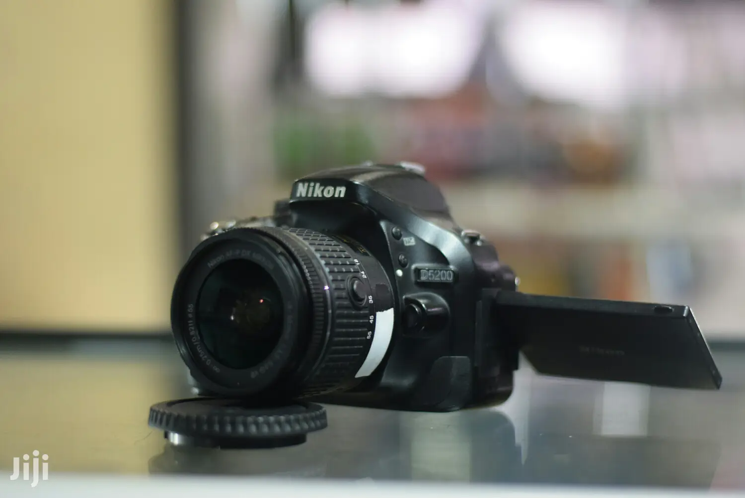 Nikon Dslr Camera With 24mp and Flip Screen