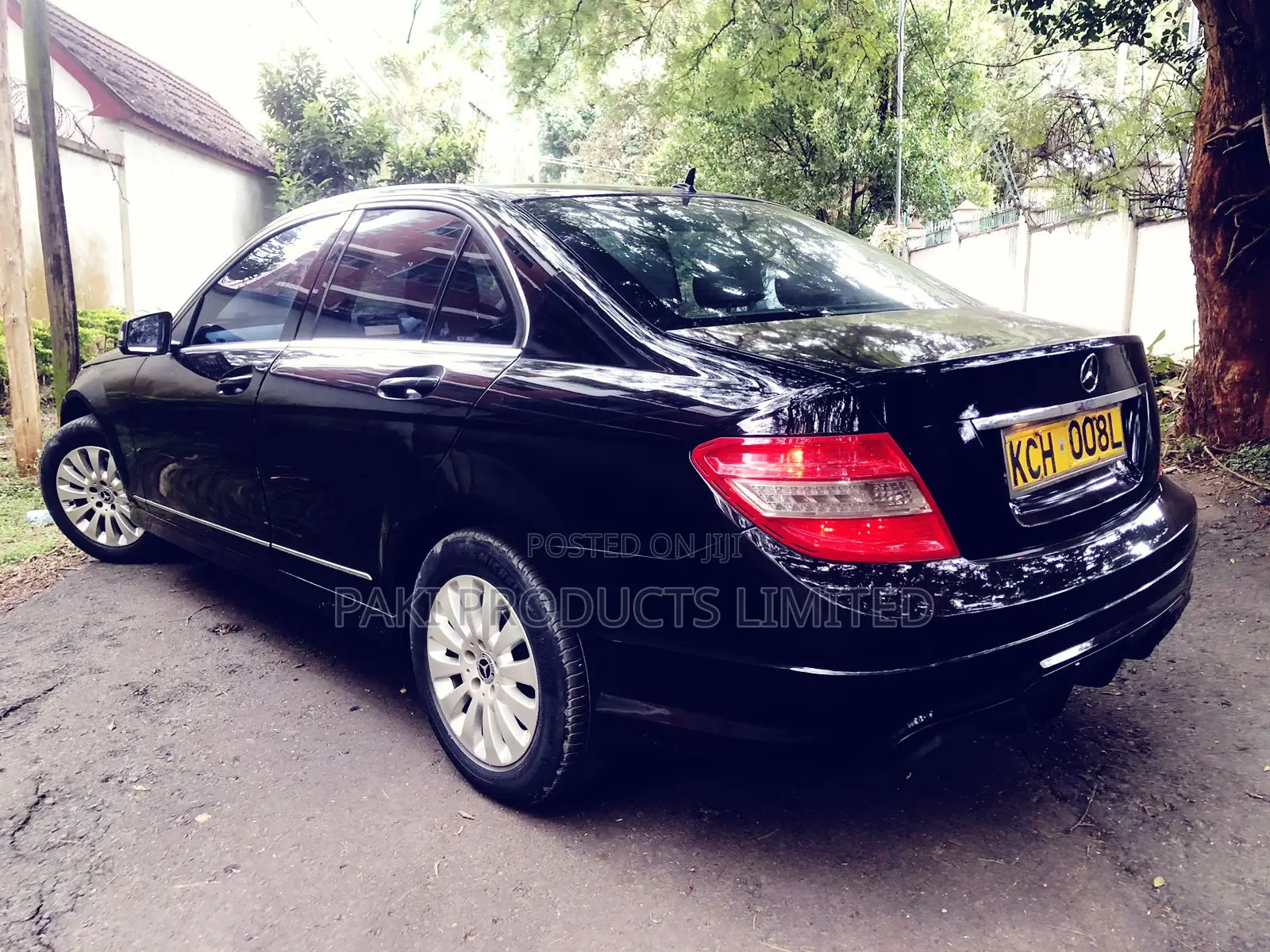 Mercedes-Benz C200 2010 Black