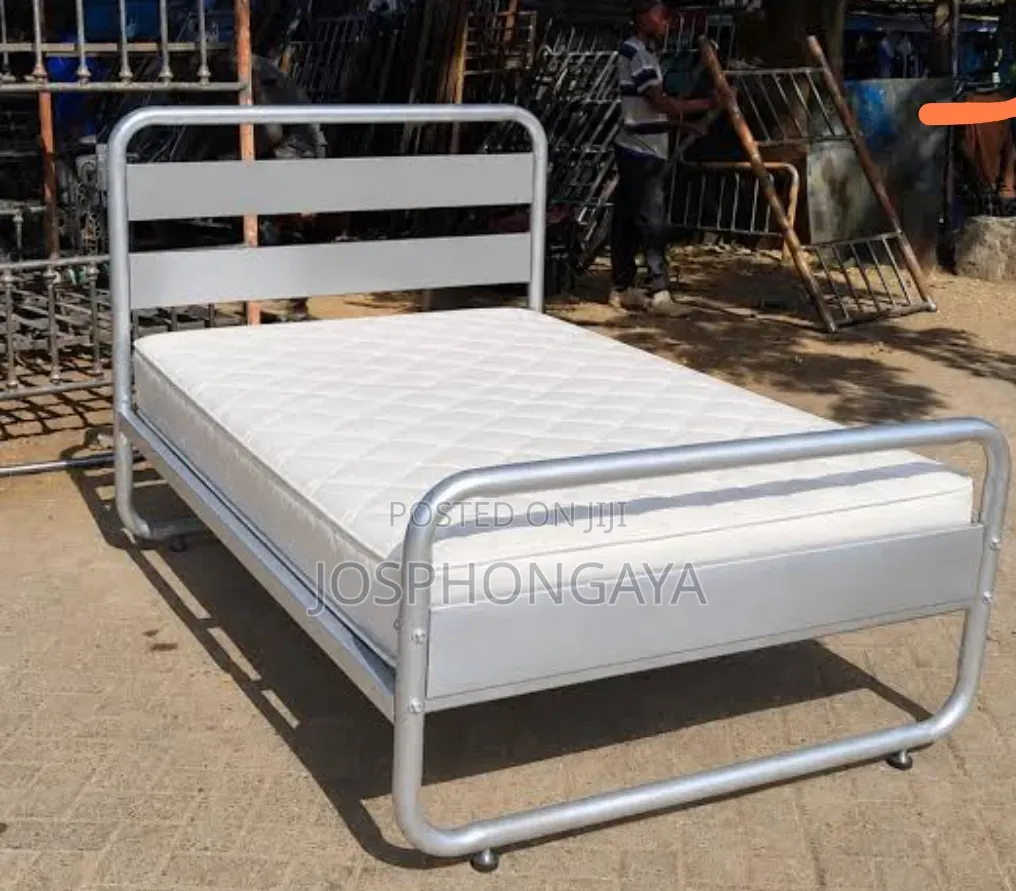 5by6 Metallic Single Bed for Sell