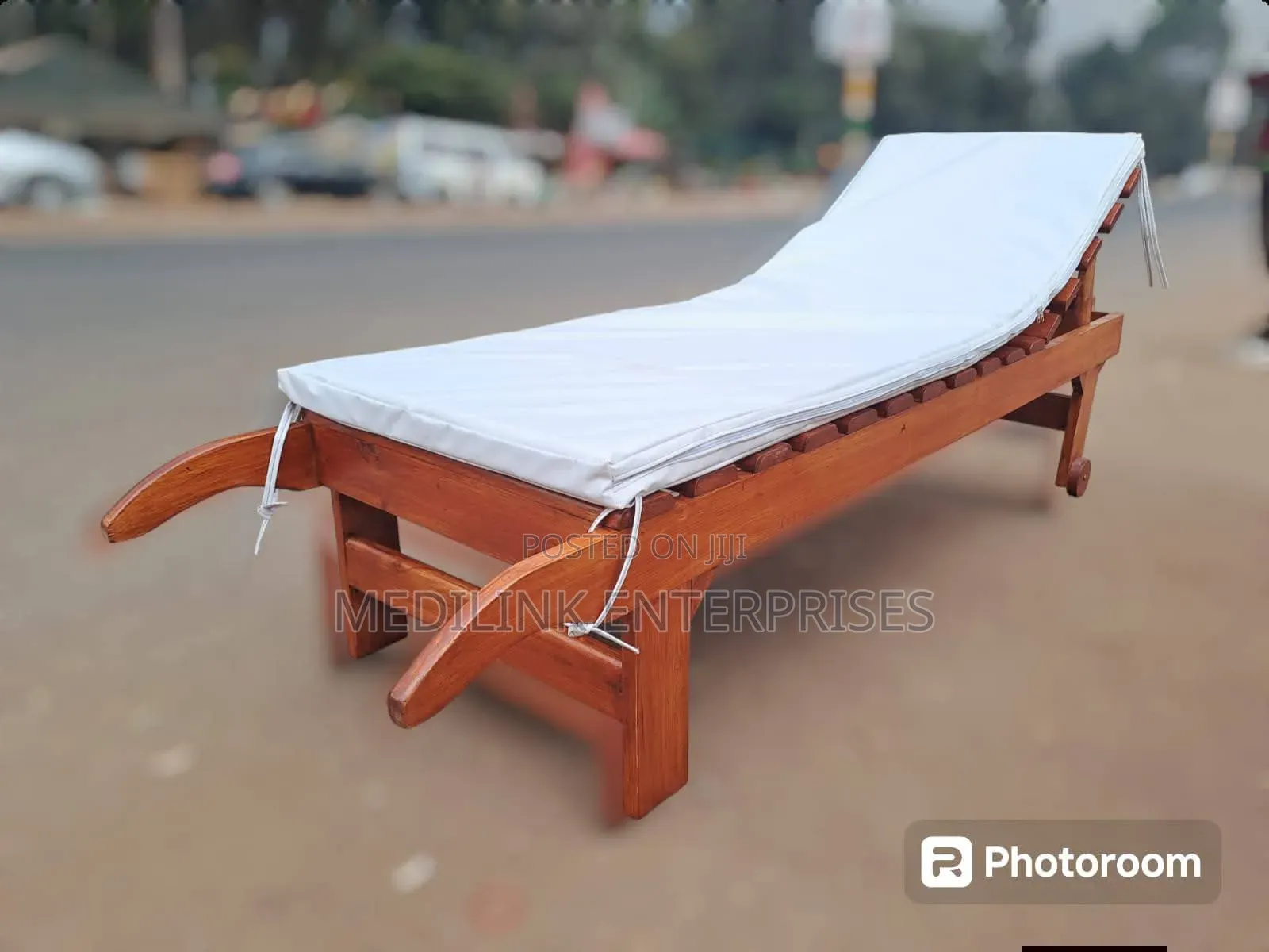 Customized Wooden Standard Sunbeds With Covers