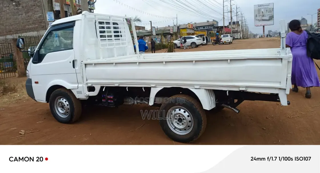 Nissan Vannete Pickup