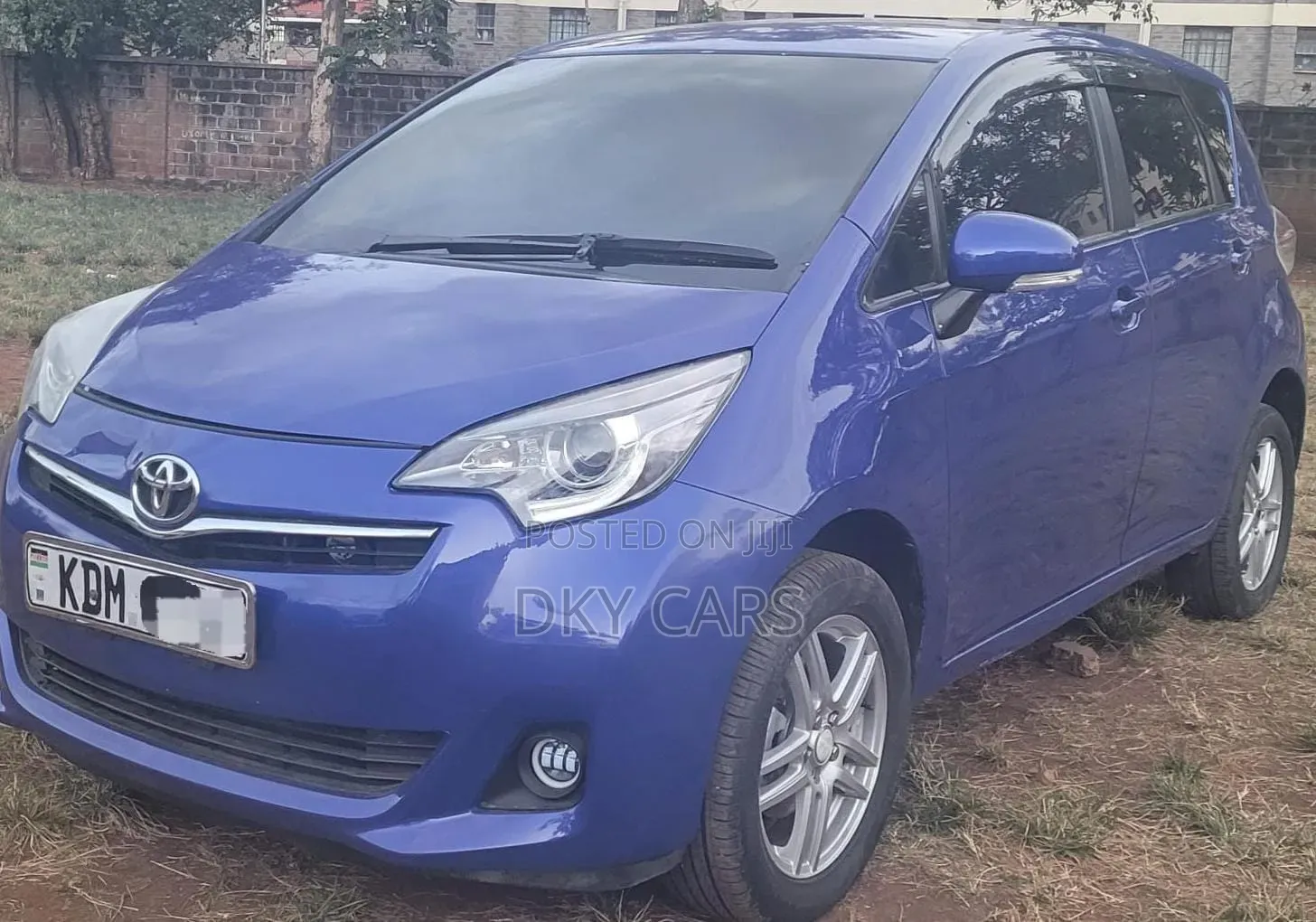 Toyota Ractis 2016 Blue