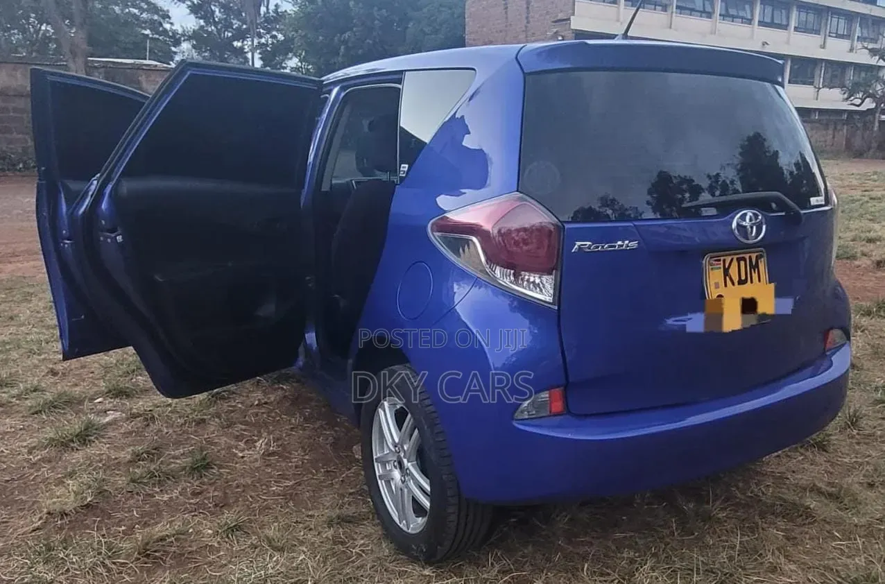 Toyota Ractis 2016 Blue