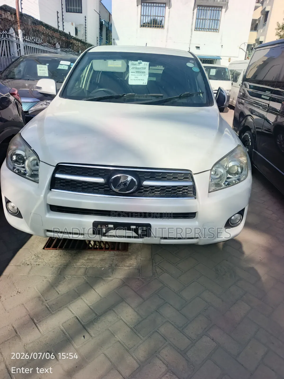 Toyota RAV4 LE AWD (2.5L 4cyl 6A) 2016 White