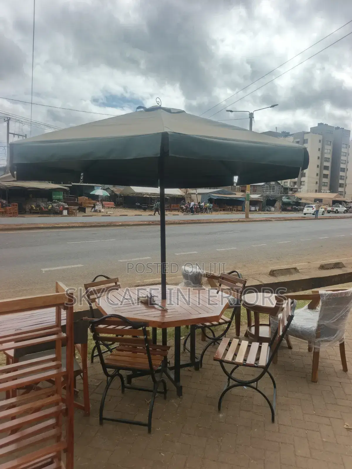 Mahogany 4seater Garden Umbrella