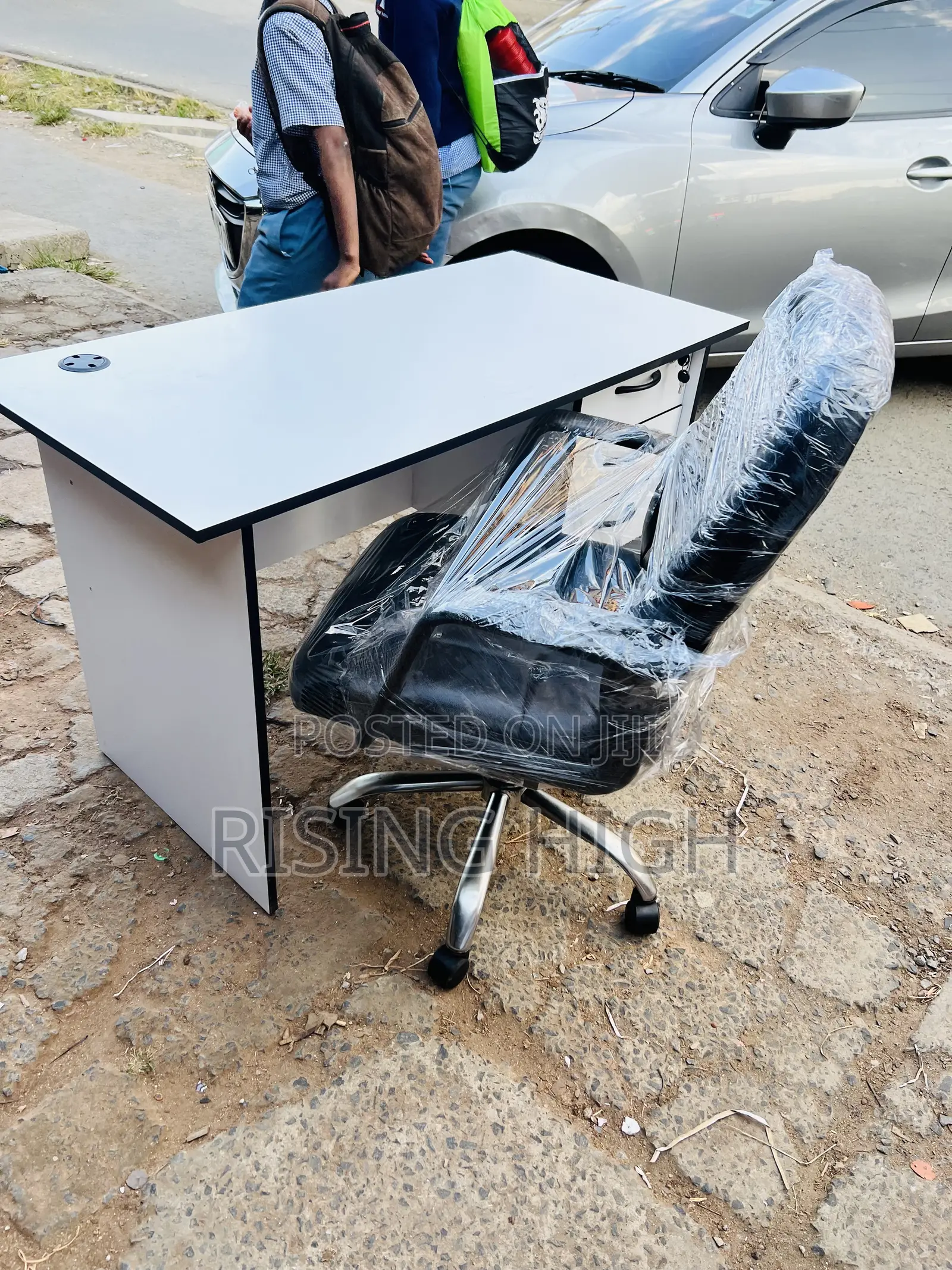 Office Desk With Lockable Drawer Executive Chair