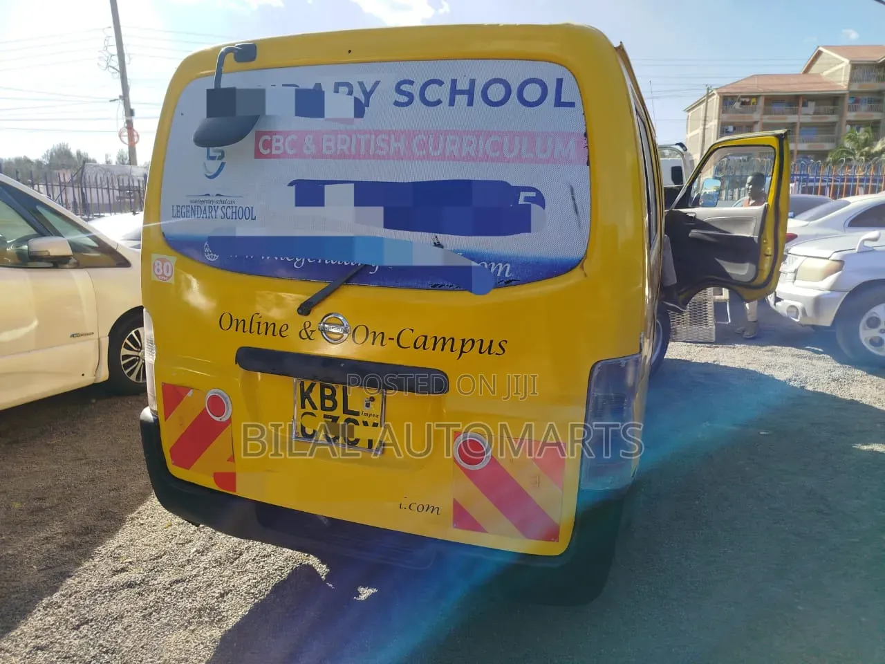 Nissan Caravan (Urvan) 2003 Yellow
