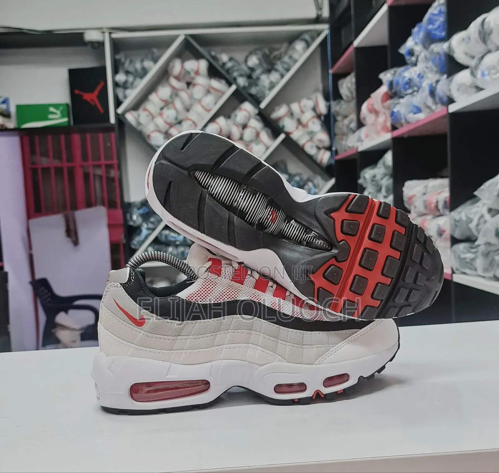 Airmax 95 Comet Red
Sizes : 40-45