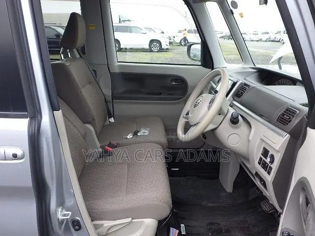 Daihatsu Tanto 660 FWD 2018 Silver