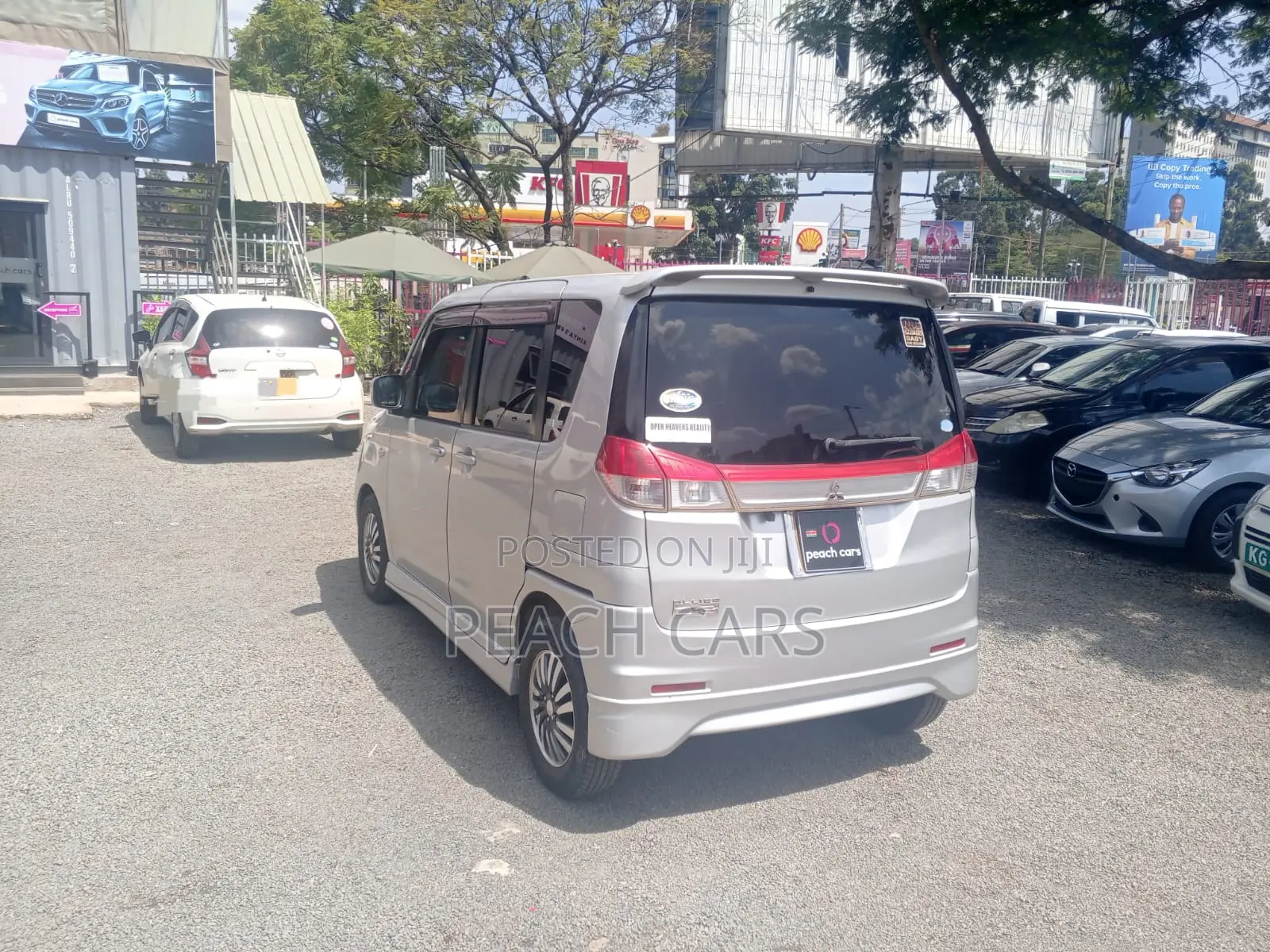 Mitsubishi Delica 2012 Silver