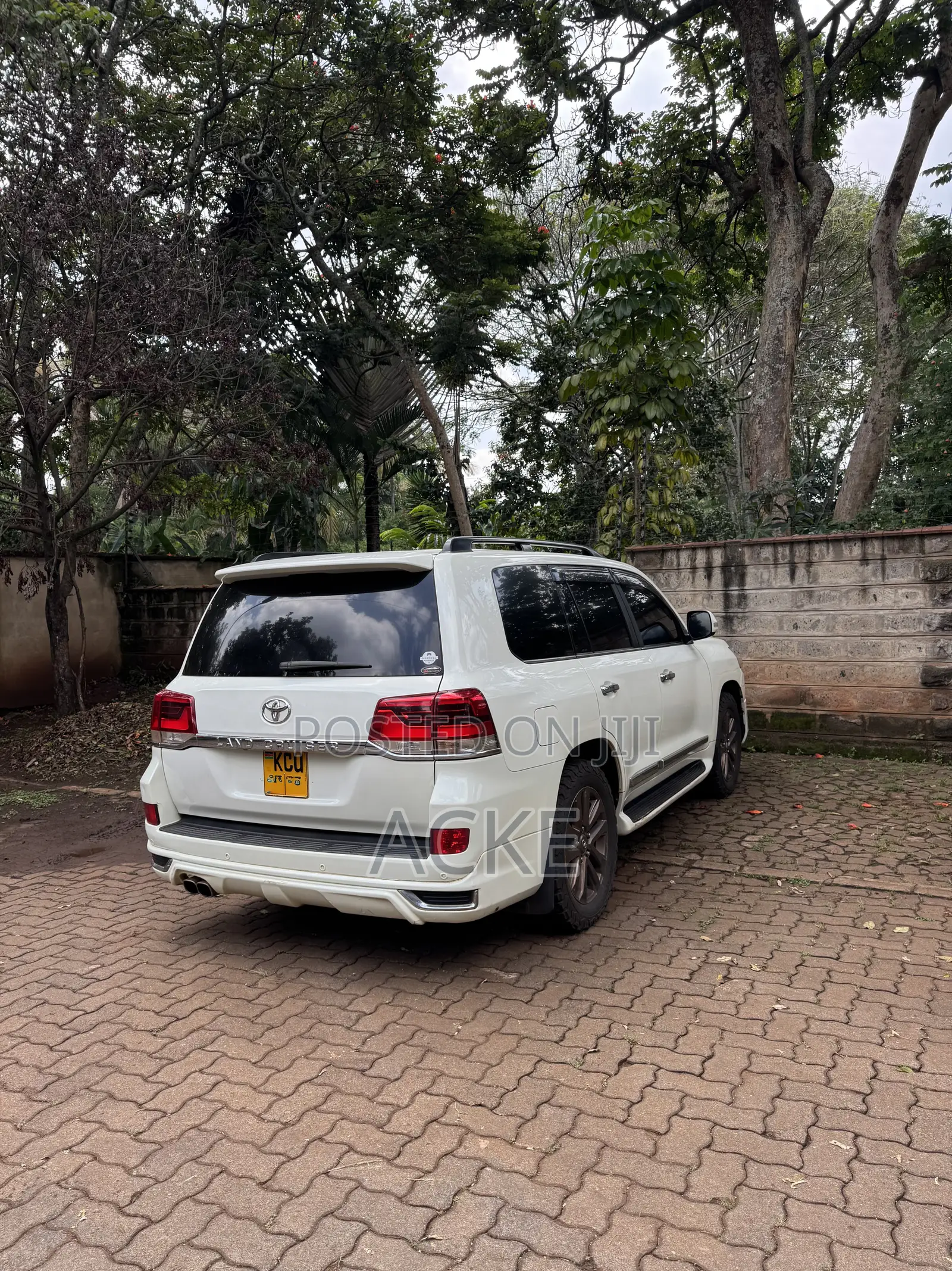 Toyota Land Cruiser 2018 White