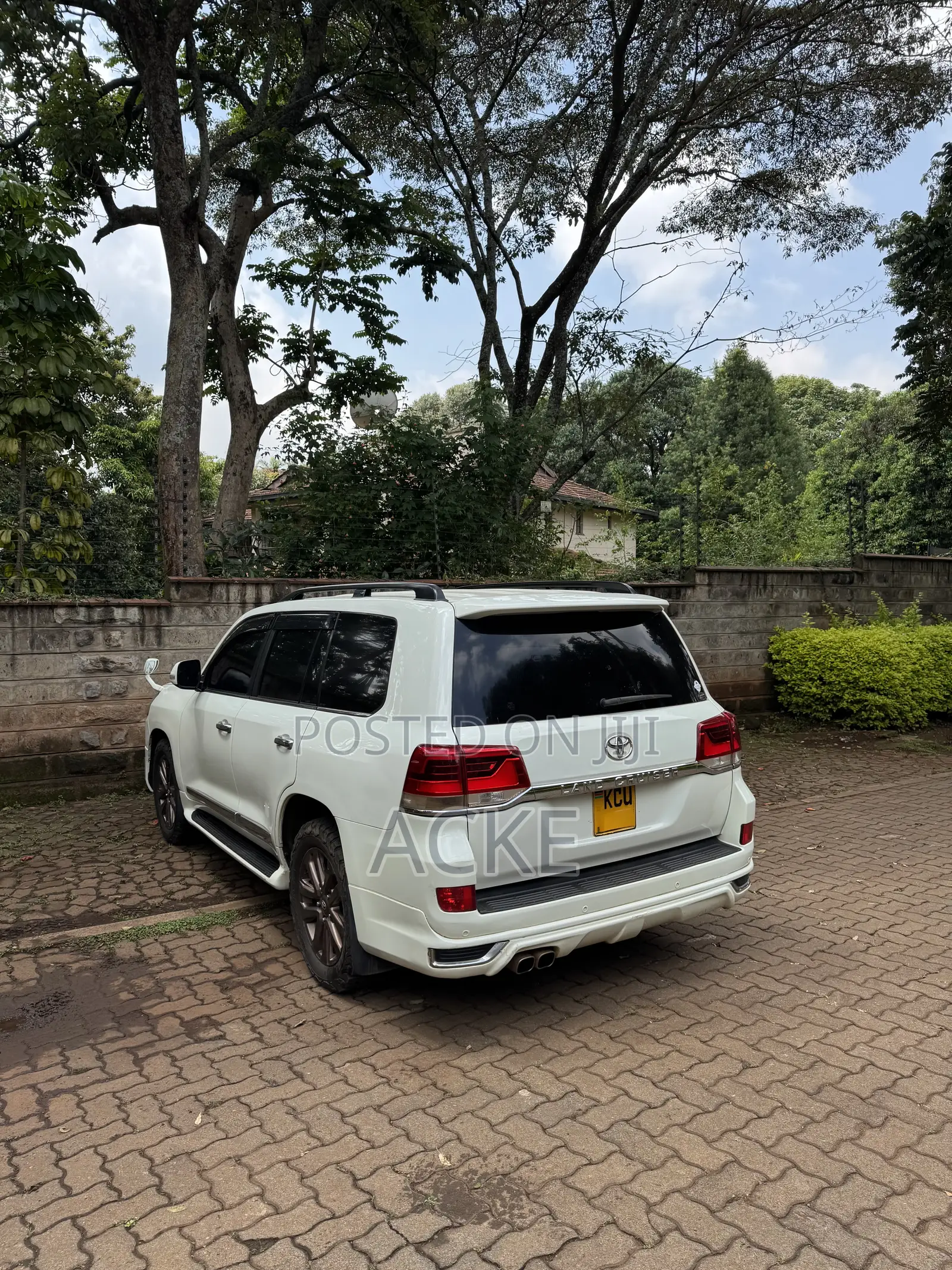 Toyota Land Cruiser 2018 White