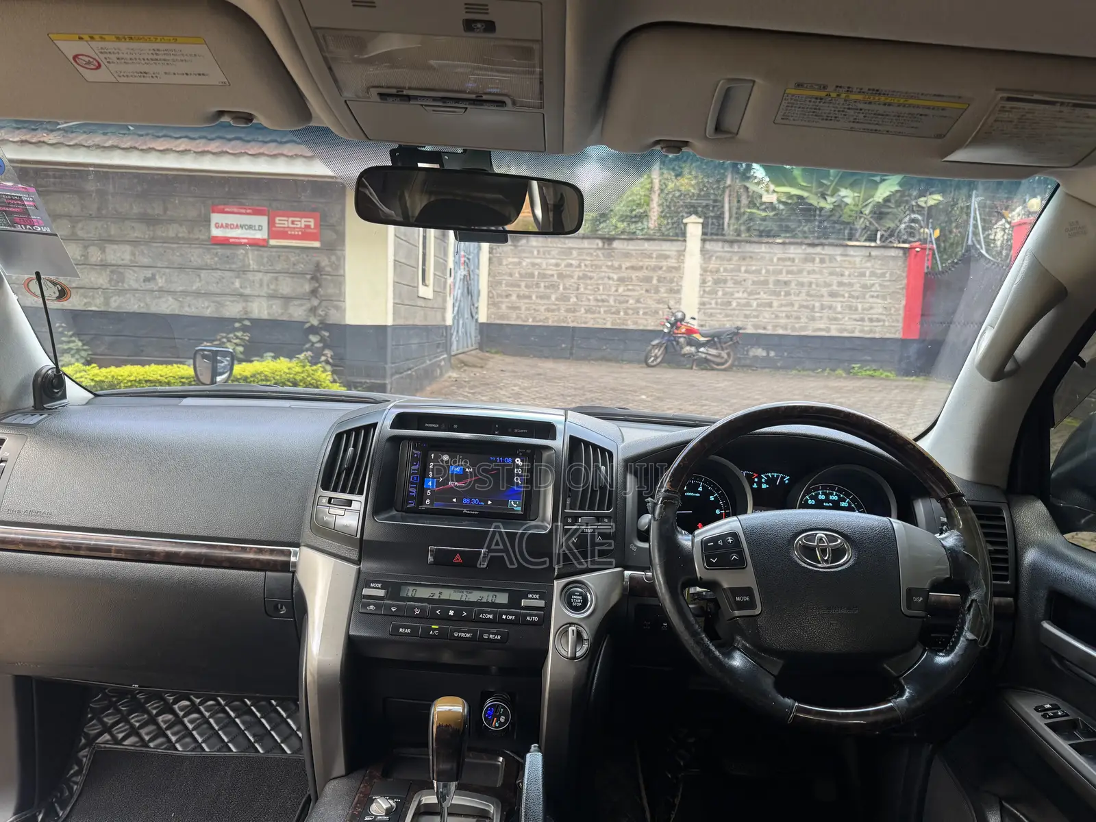 Toyota Land Cruiser 2010 Black