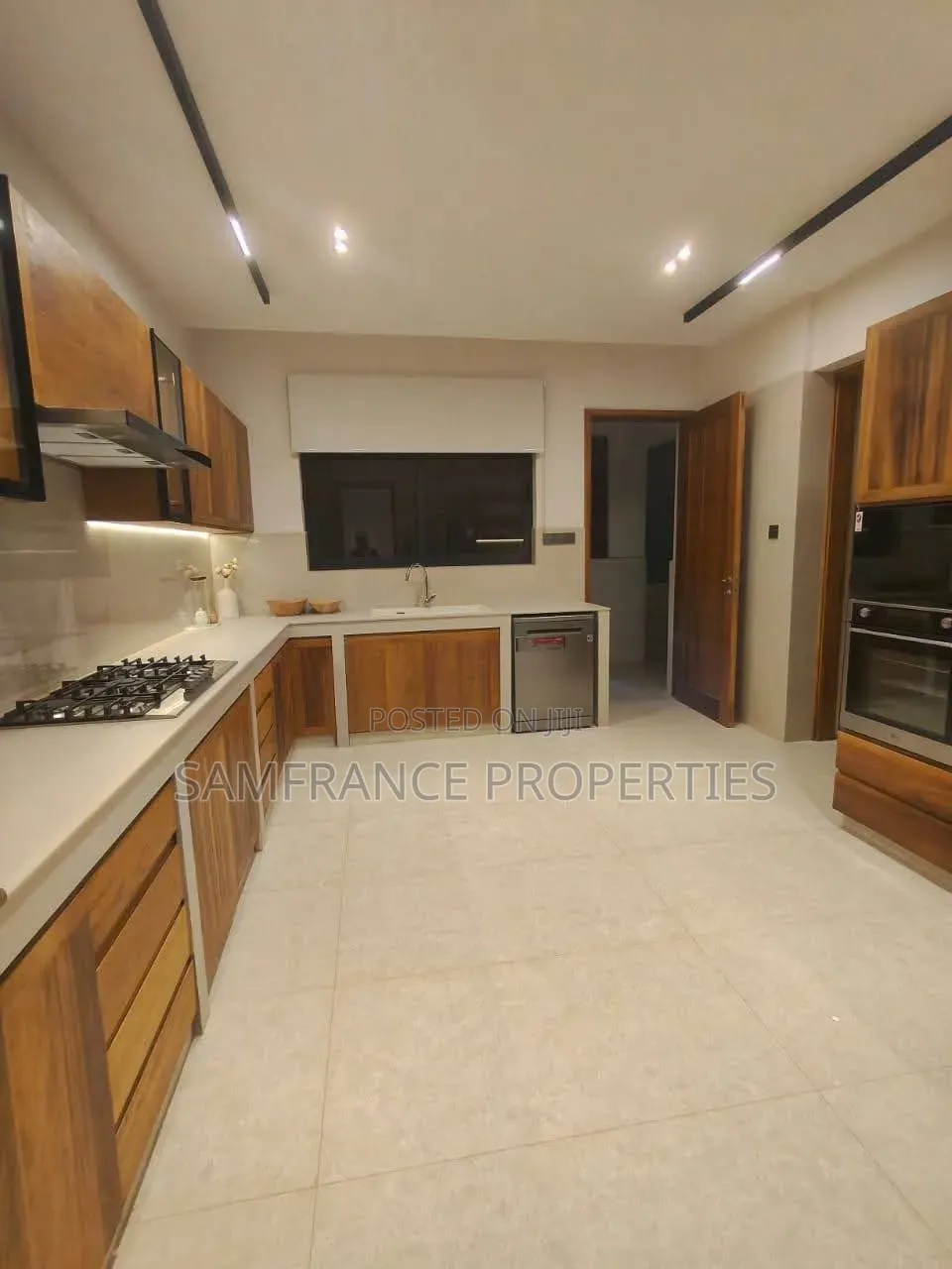 3bdrm Apartment in Nyali Mount Kenya for sale