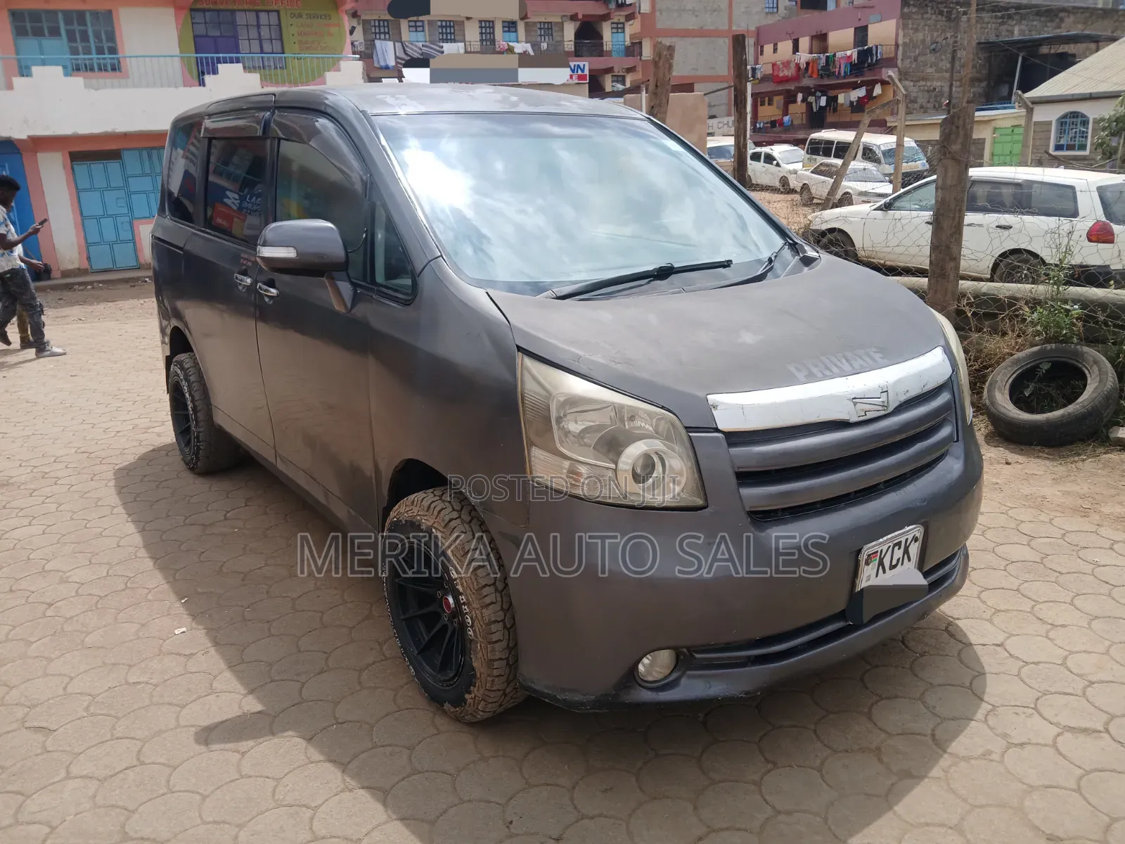Toyota Noah 2010 Gray