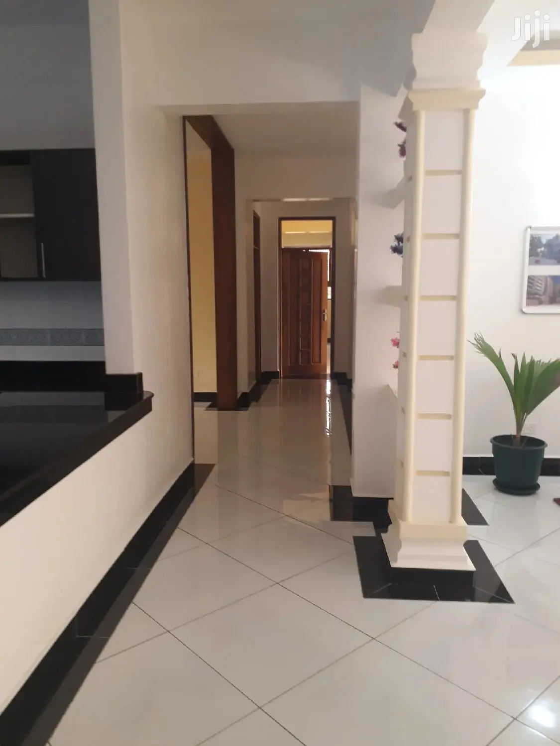 For Sale 3 Bedrooms Apartments