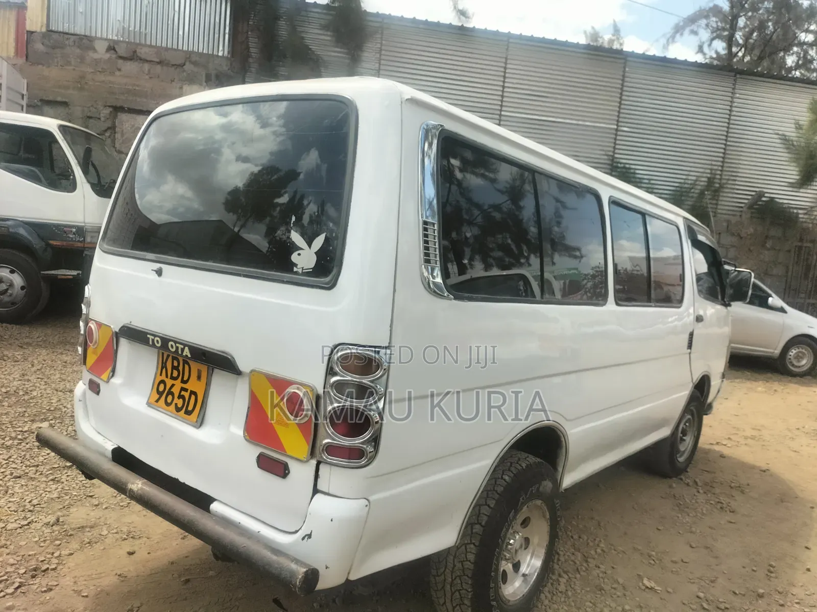 Toyota HiAce 2002 White