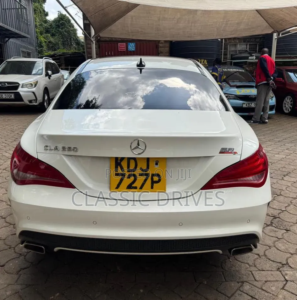 Mercedes-Benz C-Class C 200 (A205) 2016 White