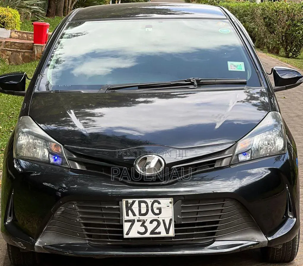 Toyota Vitz 2015 Black