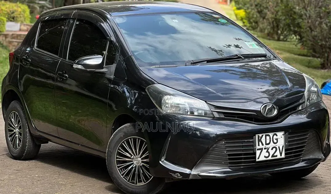 Toyota Vitz 2015 Black