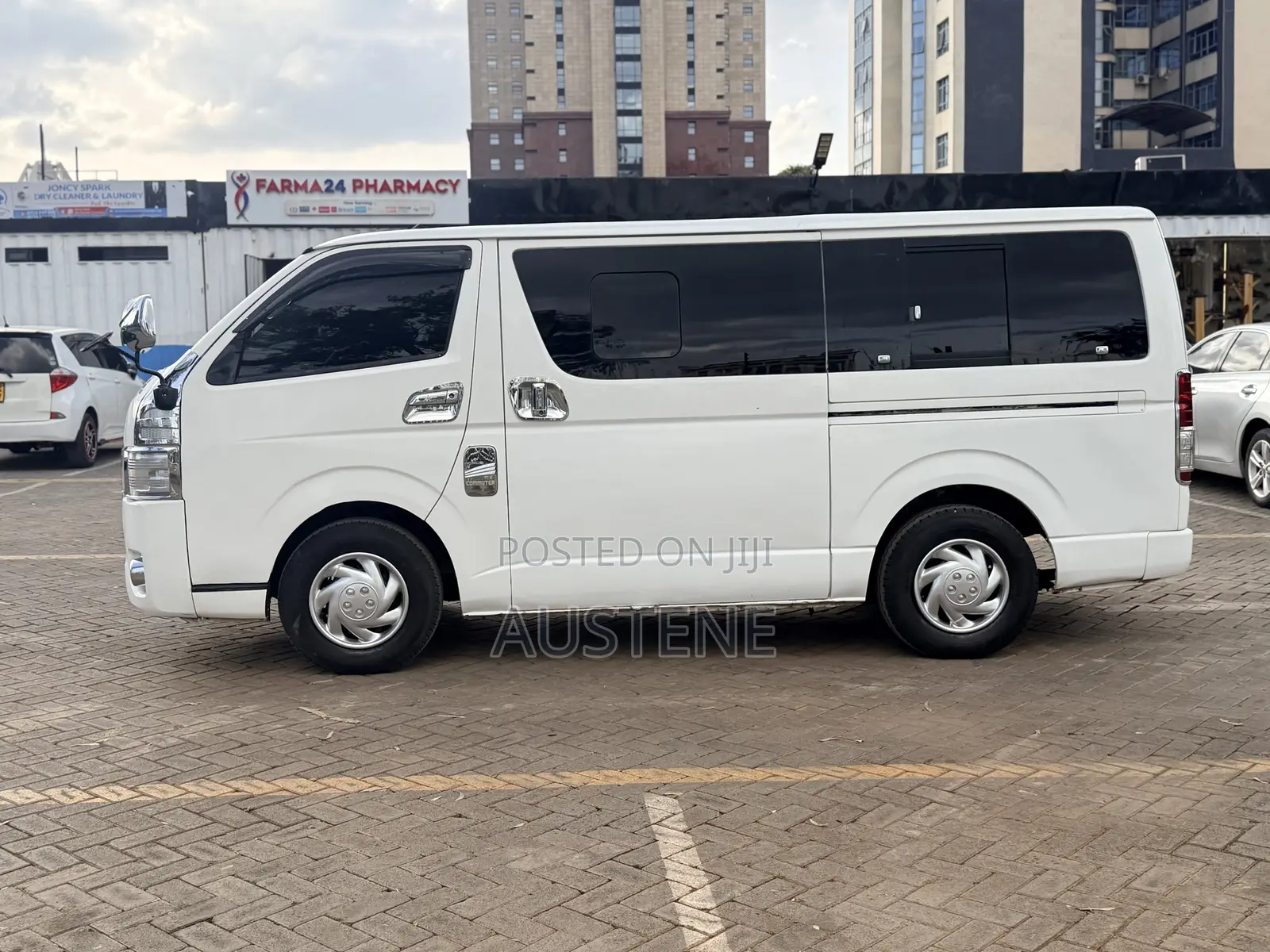 Toyota HiAce 2016 White
