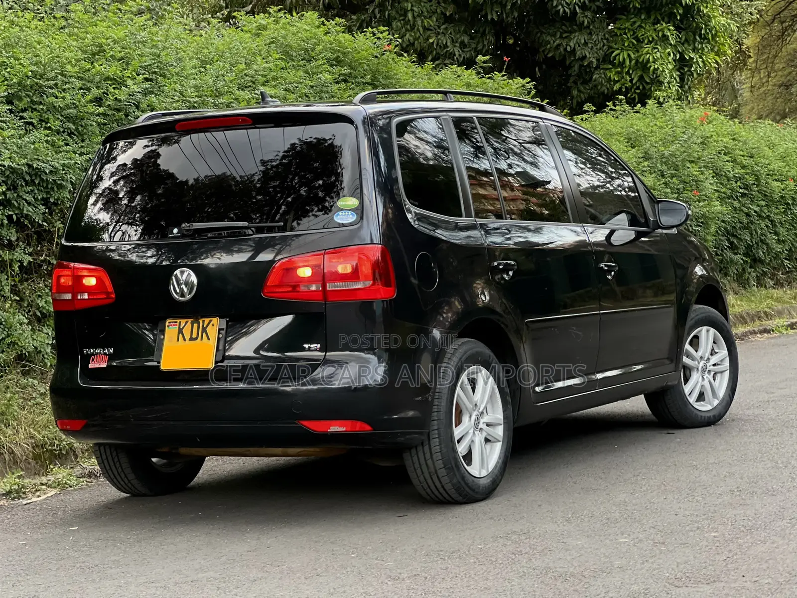 Volkswagen Touran 2015 Black