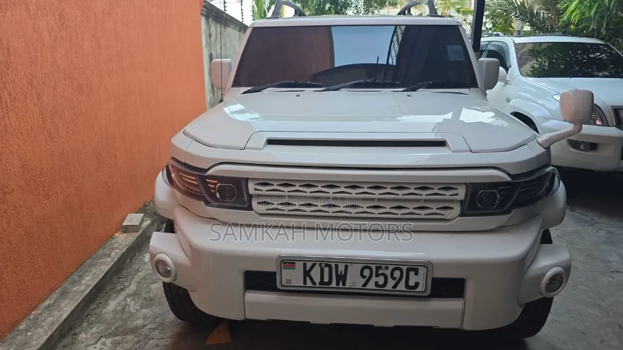 Toyota FJ Cruiser 2017 White