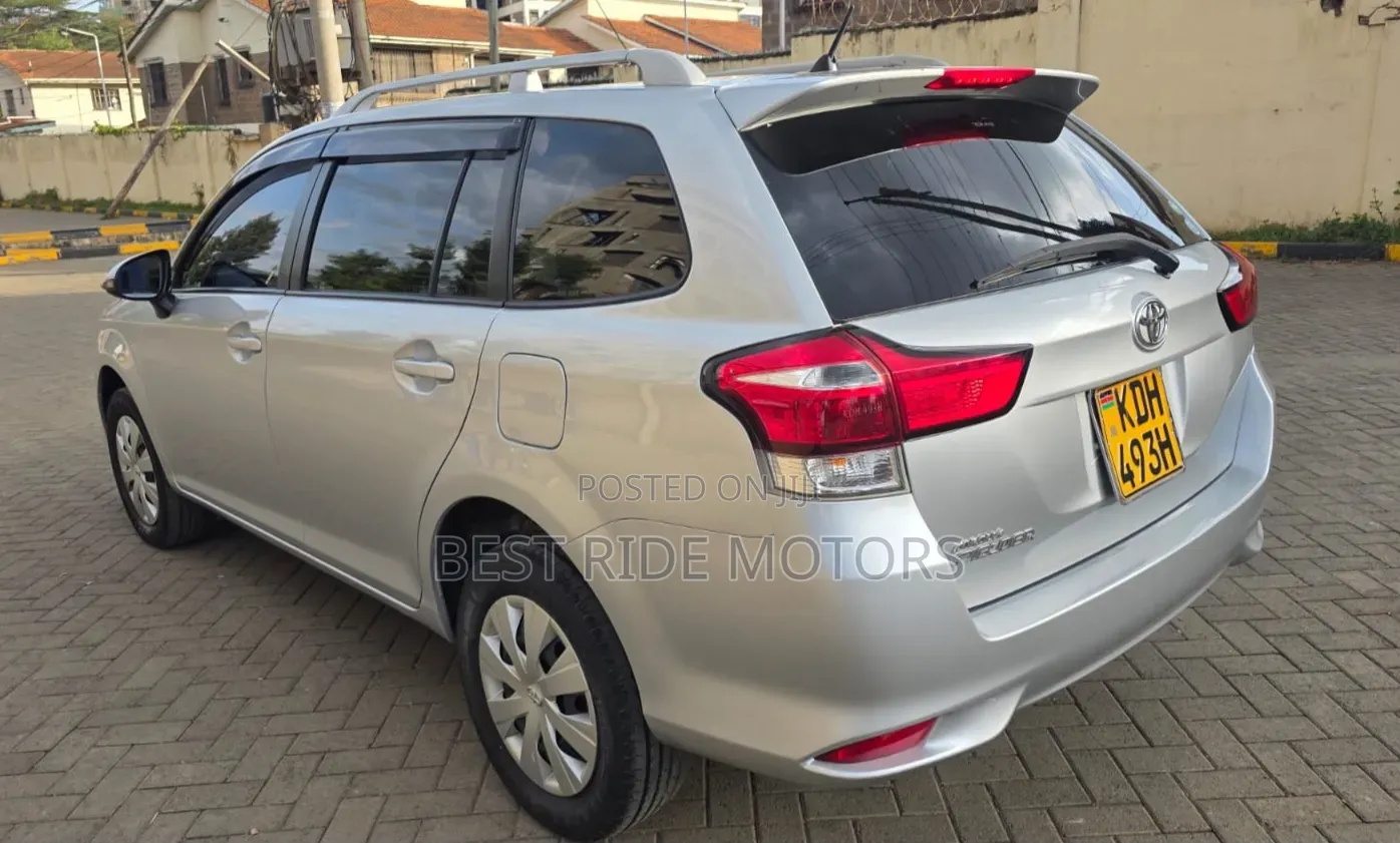 Toyota Corolla Fielder 1.5 Petrol FWD 2015 Silver