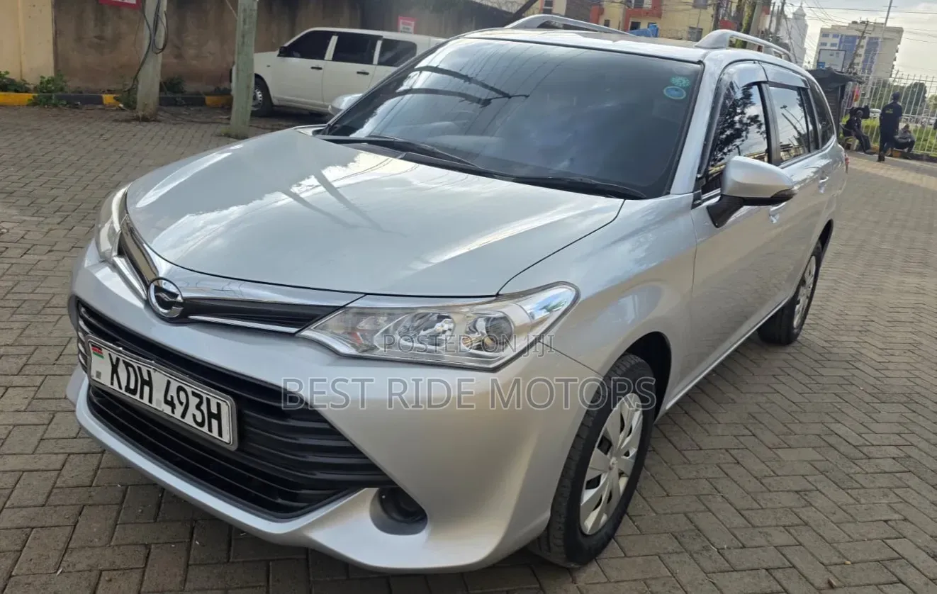 Toyota Corolla Fielder 1.5 Petrol FWD 2015 Silver