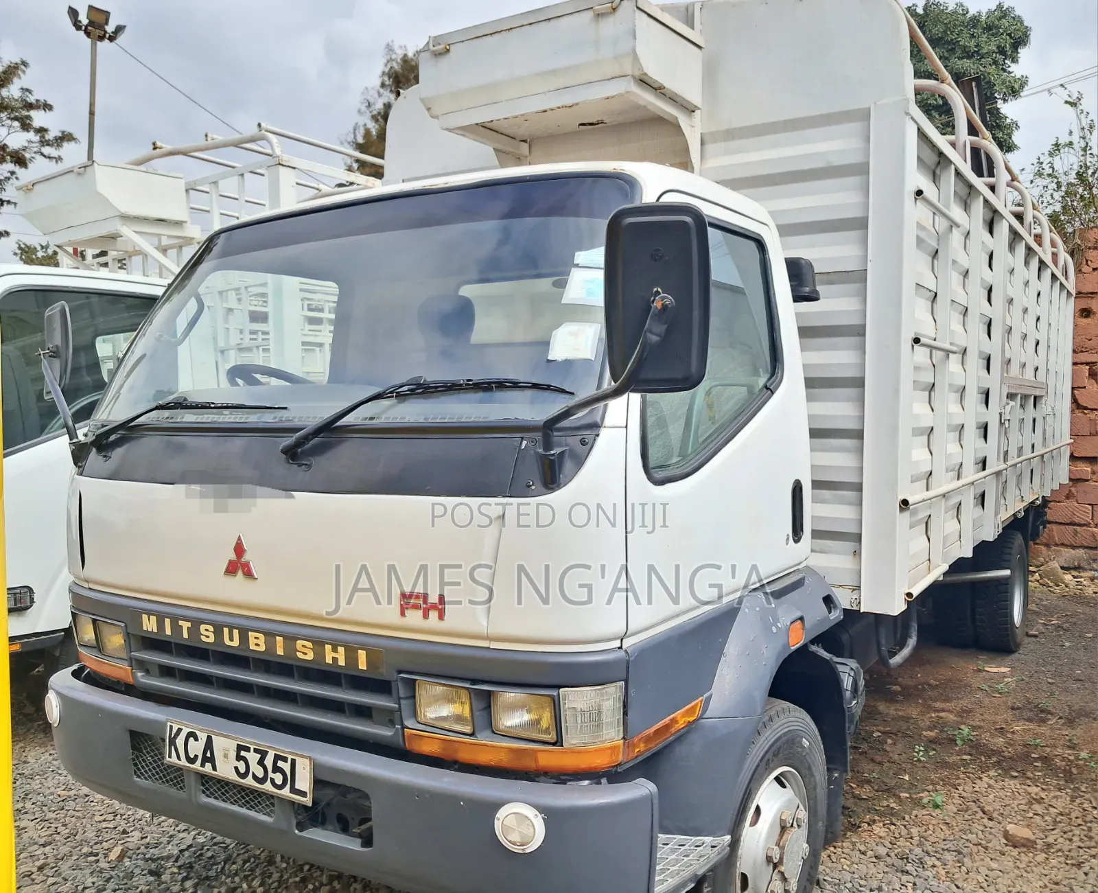 Mitsubishi Fh215 Lorry/Bus