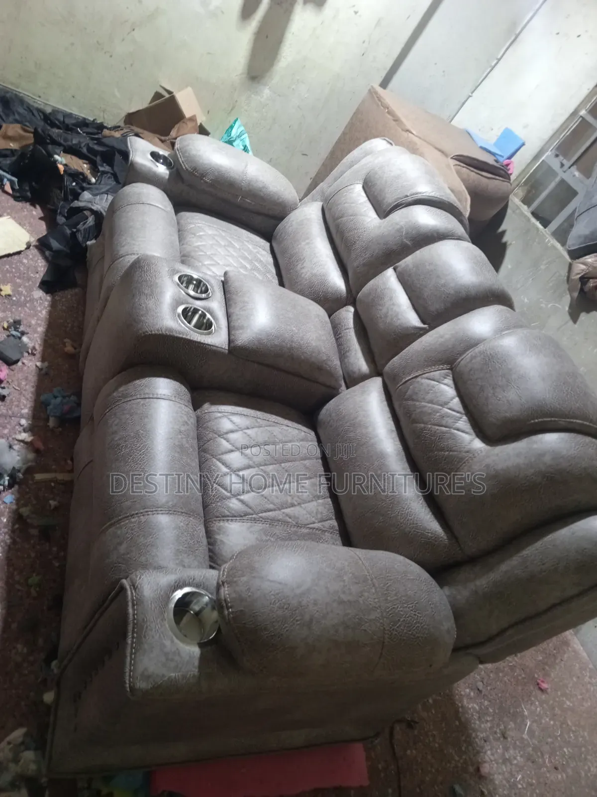 Nairobi Classic Sofa