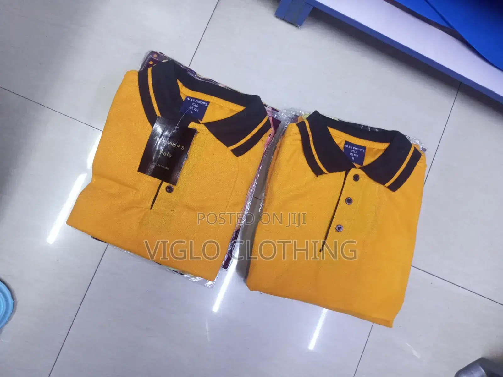 Body Mastardyellow Collar Black