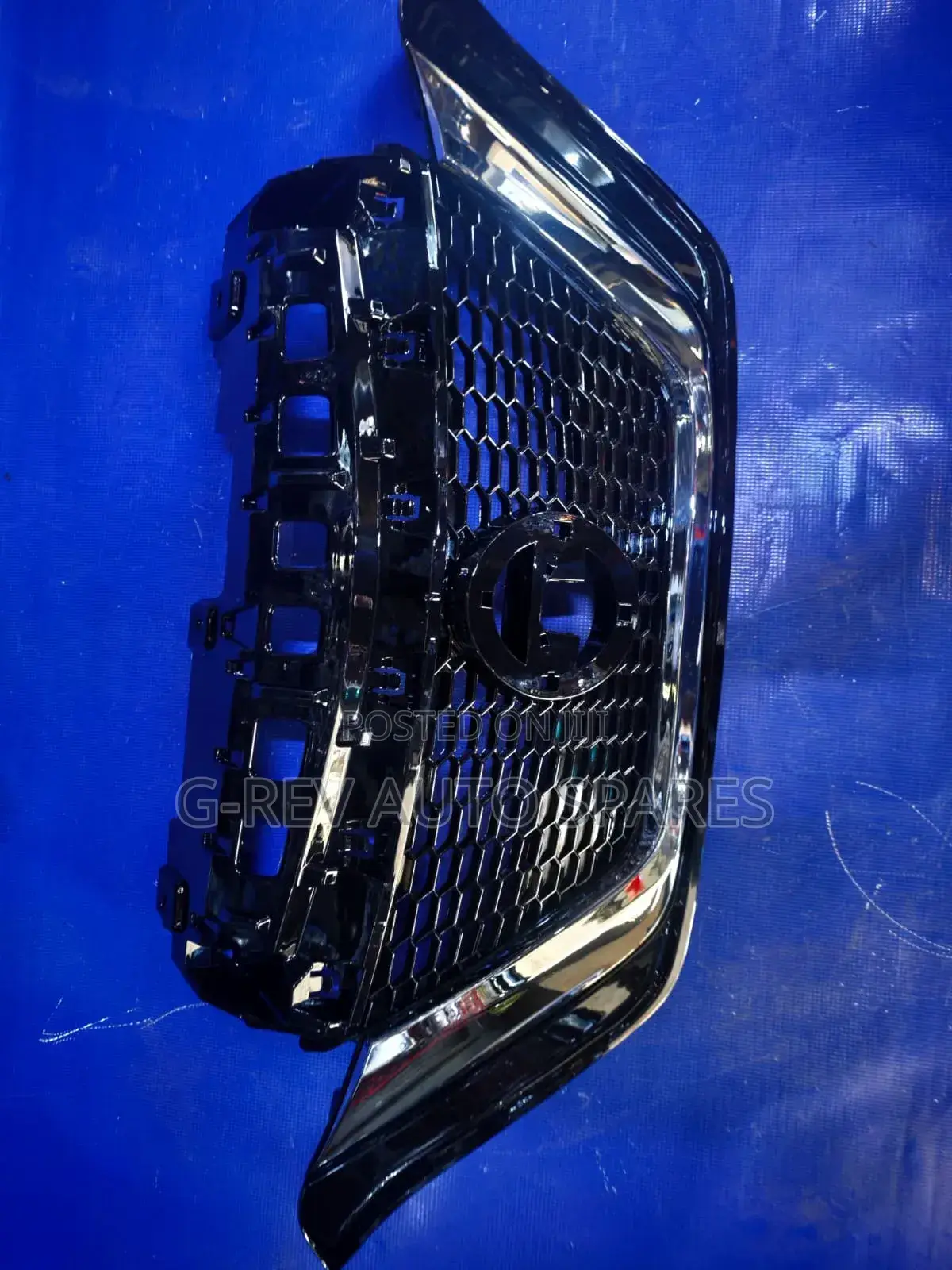 Nissan Note 2018 Grill