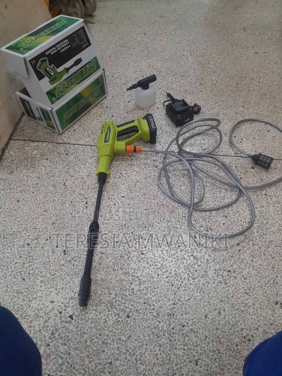 Cordless Pressure Washer