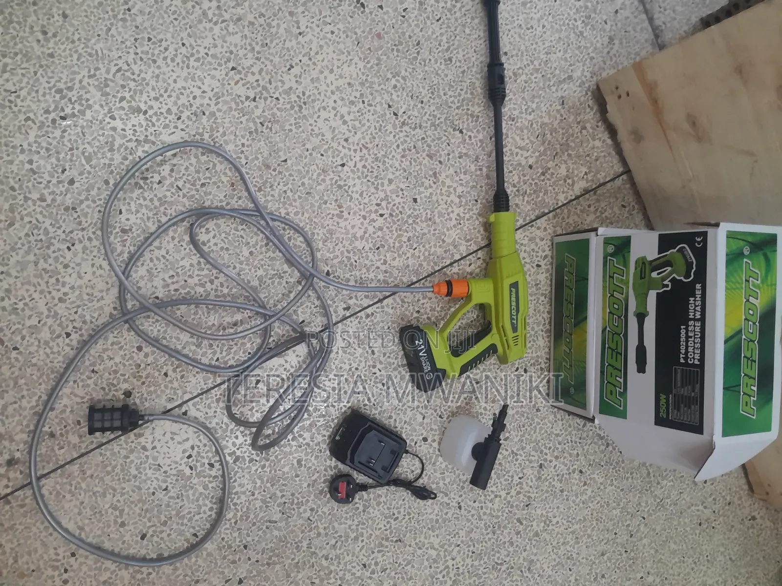 Cordless Pressure Washer