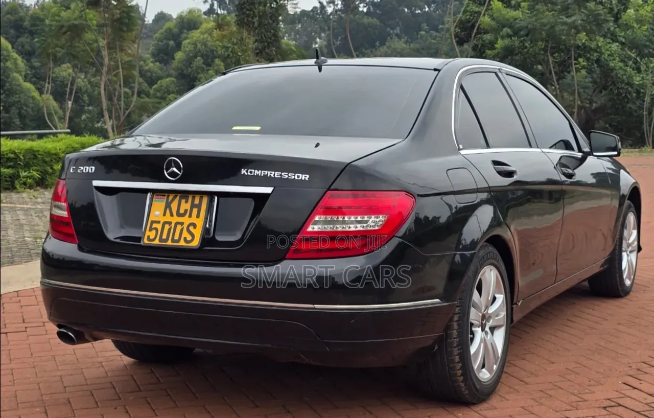 Mercedes-Benz C200 2010 Black